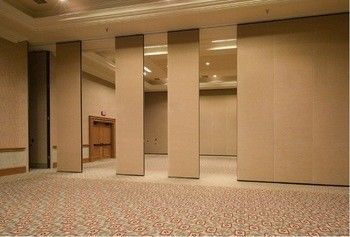 Soundproof Operable Movable Sliding Folding Partition Wall 65mm Thickness For Banquet Hall